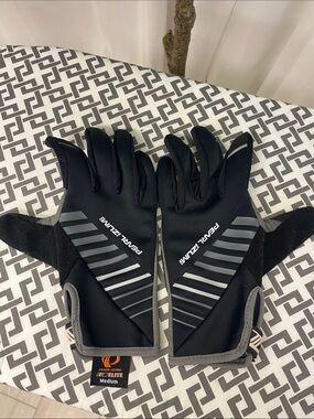 Pearl Izumi Women’s Black Gloves for Bike
